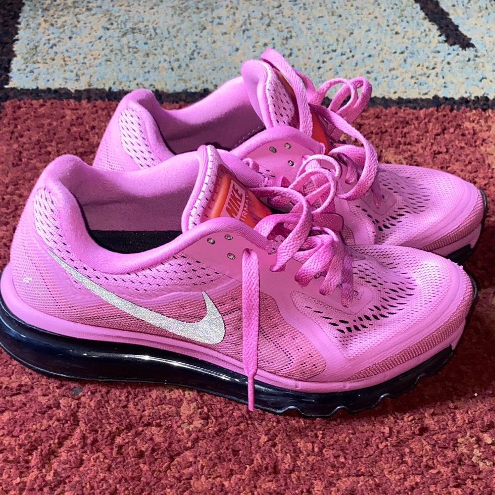 Nike Women's Vibrant Pink Athletic Shoes